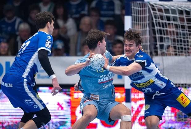 DAIKIN HBL HANDBALL MEN 1 BL 23 GAME DAY THSV EISENACH HC ERLANGEN FOR EDITORIAL PURPOSES ONLY p 26 02 2026 Eisenach DAIKIN HBL Handball 1 Bundesliga Herren Saison 2025 2026 23 Spieltag Werner Assmann Halle ThSV Eisenach HC Erlangen im Foto Felix Aellen 22 ThSV Eisenach in duel with Florian Scheerer 10 HC Erlangen Germany Thüringen Eisenach Copyright SaschaxFromm Copyright: SaschaxFromm doc84r2jiwblxkg81wffy5 ,EDITORIAL USE ONLY Copyright: SaschaxFromm
