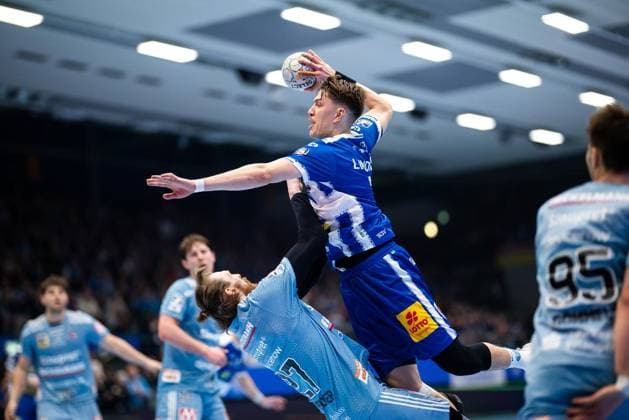 DAIKIN HBL HANDBALL MEN 1 BL 23 GAME DAY THSV EISENACH HC ERLANGEN FOR EDITORIAL PURPOSES ONLY p 26 02 2026 Eisenach DAIKIN HBL Handball 1 Bundesliga Herren Saison 2025 2026 23 Spieltag Werner Assmann Halle ThSV Eisenach HC Erlangen im Foto Oskar Joelsson 3 ThSV Eisenach in duel with Antonio Metzner 27 HC Erlangen Germany Thüringen Eisenach Copyright SaschaxFromm Copyright: SaschaxFromm doc84r2jc2ecsg1fu2l6fyg ,EDITORIAL USE ONLY Copyright: SaschaxFromm