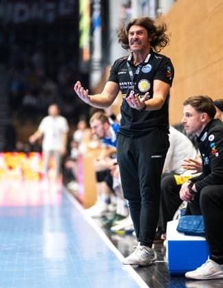 DAIKIN HBL HANDBALL MEN 1 BL 23 GAME DAY THSV EISENACH HC ERLANGEN FOR EDITORIAL PURPOSES ONLY p 26 02 2026 Eisenach DAIKIN HBL Handball 1 Bundesliga Herren Saison 2025 2026 23 Spieltag Werner Assmann Halle ThSV Eisenach HC Erlangen im Foto Trainer Sebastian Hinze ThSV Eisenach Germany Thüringen Eisenach Copyright SaschaxFromm Copyright: SaschaxFromm doc84r2kasorpxfztcifwa ,EDITORIAL USE ONLY Copyright: SaschaxFromm