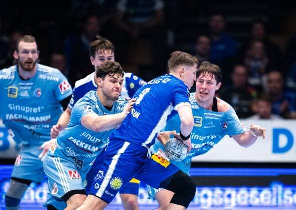 DAIKIN HBL HANDBALL MEN 1 BL 23 GAME DAY THSV EISENACH HC ERLANGEN FOR EDITORIAL PURPOSES ONLY p 26 02 2026 Eisenach DAIKIN HBL Handball 1 Bundesliga Men Season 2025 2026 23 Matchday Werner Assmann Halle ThSV Eisenach HC Erlangen in photo Oskar Joelsson 3 ThSV Eisenach in duel with Tobias Buck 39 HC Erlangen and Florian Scheerer 10 HC Erlangen Germany Thuringia Eisenach Copyright SaschaxFromm Copyright: SaschaxFromm doc84r2kfl2ykk1btyakfy5 ,EDITORIAL USE ONLY Copyright: SaschaxFromm