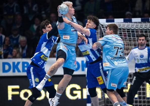 DAIKIN HBL HANDBALL MEN 1 BL 23 GAME DAY THSV EISENACH HC ERLANGEN FOR EDITORIAL PURPOSES ONLY p 26 02 2026 Eisenach DAIKIN HBL Handball 1 Bundesliga Men Season 2025 2026 23 Matchday Werner Assmann Halle ThSV Eisenach HC Erlangen in photo Philipp Meyer 27 ThSV Eisenach and Tillman Leu 99 ThSV Eisenach in duel with Marek Nissen 6 HC Erlangen Germany Thuringia Eisenach Copyright SaschaxFromm Copyright: SaschaxFromm doc84r2kfz81hz1l13z2fwa ,EDITORIAL USE ONLY Copyright: SaschaxFromm