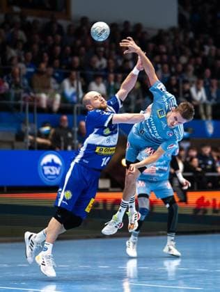 DAIKIN HBL HANDBALL MEN 1 BL 23 GAME DAY THSV EISENACH HC ERLANGEN FOR EDITORIAL PURPOSES ONLY p 26 02 2026 Eisenach DAIKIN HBL Handball 1 Bundesliga Men Season 2025 2026 23 Matchday Werner Assmann Hall ThSV Eisenach HC Erlangen in photo Peter Walz 14 ThSV Eisenach in duel with Sander Andreassen overjordet 8 HC Erlangen Germany Thuringia Eisenach Copyright SaschaxFromm Copyright: SaschaxFromm doc84r2l59e8fml1ih8fwn ,EDITORIAL USE ONLY Copyright: SaschaxFromm
