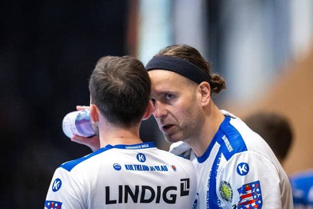 DAIKIN HBL HANDBALL MEN 1 BL 23 GAME DAY THSV EISENACH HC ERLANGEN FOR EDITORIAL PURPOSES ONLY p 26 02 2026 Eisenach DAIKIN HBL Handball 1 Bundesliga Herren Saison 2025 2026 23 Spieltag Werner Assmann Halle ThSV Eisenach HC Erlangen im Foto Torhüter Matija Spikic 1 ThSV Eisenach , Goalkeeper Silvio Heinevetter 12 ThSV Eisenach , right Germany Thuringia Eisenach Copyright SaschaxFromm Copyright: SaschaxFromm doc84r2l9a4jki7u4t7fwn ,EDITORIAL USE ONLY Copyright: SaschaxFromm