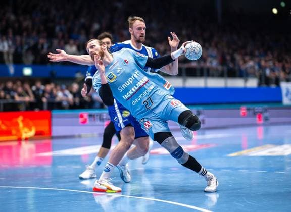 DAIKIN HBL HANDBALL MEN 1 BL 23 GAME DAY THSV EISENACH HC ERLANGEN FOR EDITORIAL PURPOSES ONLY p 26 02 2026 Eisenach DAIKIN HBL Handball 1 Bundesliga Herren Saison 2025 2026 23 Matchday Werner Assmann Halle ThSV Eisenach HC Erlangen in photo Antonio Metzner 27 HC Erlangen in duel with Dominik Solak 30 ThSV Eisenach Germany Thuringia Eisenach Copyright SaschaxFromm Copyright: SaschaxFromm doc84r2l9s6wlfmz2bvftu ,EDITORIAL USE ONLY Copyright: SaschaxFromm