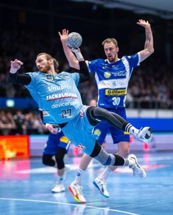 DAIKIN HBL HANDBALL MEN 1 BL 23 GAME DAY THSV EISENACH HC ERLANGEN FOR EDITORIAL PURPOSES ONLY p 26 02 2026 Eisenach DAIKIN HBL Handball 1 Bundesliga Herren Saison 2025 2026 23 Matchday Werner Assmann Halle ThSV Eisenach HC Erlangen in photo Antonio Metzner 27 HC Erlangen in duel with Dominik Solak 30 ThSV Eisenach Germany Thuringia Eisenach Copyright SaschaxFromm Copyright: SaschaxFromm doc84r2lbhpwcm1g9m6nfwn ,EDITORIAL USE ONLY Copyright: SaschaxFromm