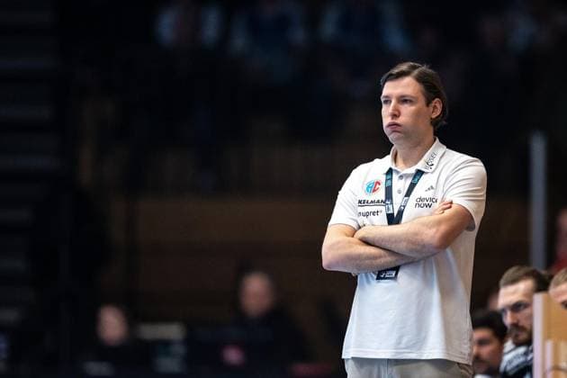 DAIKIN HBL HANDBALL MEN 1 BL 23 GAME DAY THSV EISENACH HC ERLANGEN FOR EDITORIAL PURPOSES ONLY p 26 02 2026 Eisenach DAIKIN HBL Handball 1 Bundesliga Herren Saison 2025 2026 23 Spieltag Werner Assmann Halle ThSV Eisenach HC Erlangen im Foto Trainer Johannes Sellin HC Erlangen Germany Thüringen Eisenach Copyright SaschaxFromm Copyright: SaschaxFromm doc84r2m51pcaciib3fw9 ,EDITORIAL USE ONLY Copyright: SaschaxFromm