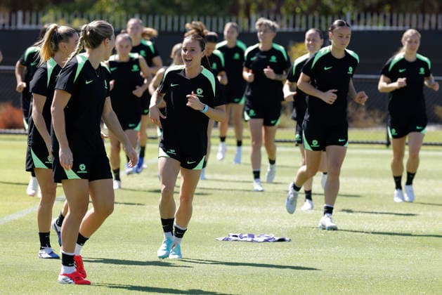 SOCCER MATILDAS TRAINING, Hayley Raso of Australia is seen with teammates during a Matildas training session at Sam Kerr Football Centre in Perth, Friday, February 27, 2026. ( NO ARCHIVING PERTH WESTERN AUSTRALIA AUSTRALIA  Copyright: xRICHARDxWAINWRIGHTx 20260227144696341915