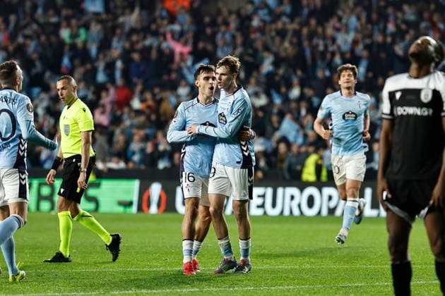 (L-R) Miguel Roman, Williot Swedberg (Celta), FEBRUARY 26, 2026 - Football Soccer : Roman and Swedberg celebrate after Swedberg s goal during UEFA Europa League KO play-offs 2nd leg match between RC Celta de Vigo - PAOK FC at the Estadio Balaidos in Vigo, Spain. Noxthirdxpartyxsales  aflo_321441727