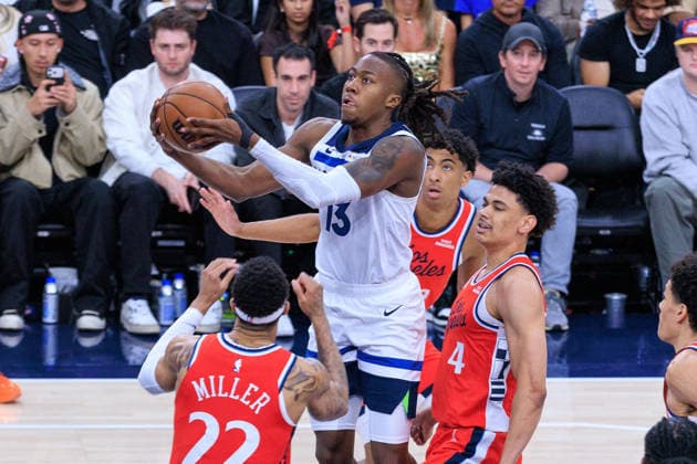 February 26, 2026, Inglewood, California, USA: Ayo Dosunmu 13 of the Minnesota Timberwolves puts up a layup during a NBA, Basketball Herren, USA regular season game against the Los Angeles Clippers on Thursday February 26, 2026 at Intuit Dome Arena in Inglewood, California. Clippers lose to Timberwolves, 88-94. JAVIER ROJAS PI Inglewood USA - ZUMAp124 20260226_zaa_p124_132 Copyright: xJavierxRojasx