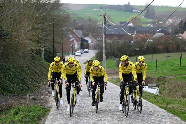 Omloop Het Nieuwsblad 2026 Cycling Race Media Activities 27 02 2026 NINOVE, BELGIUM - FEBRUARY 27 : riders of Team Visma Lease a Bike during a training and reconnaissance session prior to the 81th edition of Omloop Het Nieuwsblad an UCI World Tour 1.UWT one day cycling road race for Men Elite of km with start in Ghent and finish in Ninove on February 27, 2026 in Ninove, Belgium, 27 02 2026 ( Motordriver Kenny Verfaillie - Ninove Belgium  Copyright: xNicoxVereeckenx