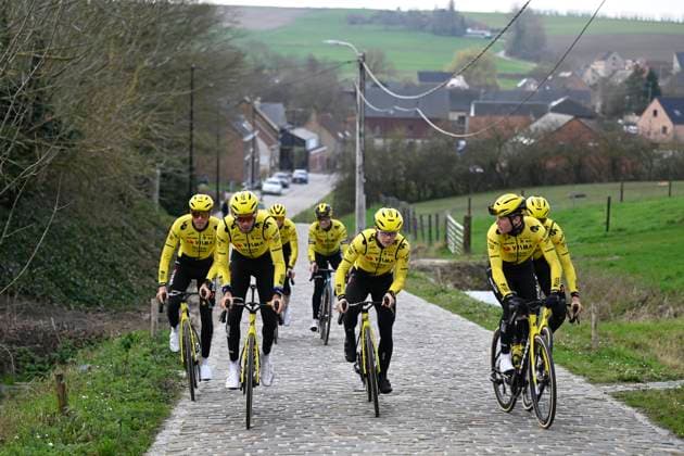 Omloop Het Nieuwsblad 2026 Cycling Race Media Activities 27 02 2026 NINOVE, BELGIUM - FEBRUARY 27 : riders of Team Visma Lease a Bike during a training and reconnaissance session prior to the 81th edition of Omloop Het Nieuwsblad an UCI World Tour 1.UWT one day cycling road race for Men Elite of km with start in Ghent and finish in Ninove on February 27, 2026 in Ninove, Belgium, 27 02 2026 ( Motordriver Kenny Verfaillie - Ninove Belgium  Copyright: xNicoxVereeckenx