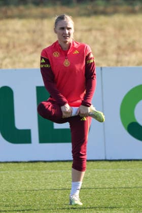 Frankfurt am Main, Germany February 27, 2026 Preparation for the Womens World Cup qualifier Germany vs Slovenia Training In the picture Jella Veit Germany during training at the DFB Campus in Frankfurt Copyright: HMBxMedia MadeleinexFantini