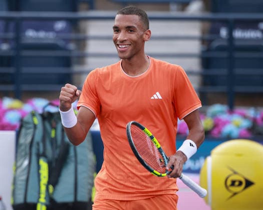 Felix Auger Aliassime CAN cheers after the victory, cheers, joy, emotion, Dubai Duty Free Tennis Championships, Dubai, U A E Tennis Dubai Tennis Championships 2025 ATP Dubai Duty Free Tennis Stadium Dubai United Arab Emirates 25 February 2026 Copyright: xJuergenxHasenkopfx