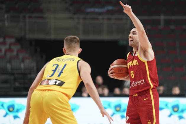 Ukraine Spain Basketball, Riga, Latvia, 27.02.2026, FIBA, basketball, Ukraine, Spain Ferran Bassas of Spain and uIllya Tyrtyshnyk of Ukraine in action during FIBA Basketball World Cup European qualifiers group A game between Ukraine and Spain in Riga, Latvia, 27.02.2026. Photo: Roman Koksarov (RKF) Riga Latvia Copyright: xRomanxKoksarovx RKO06036.JPG