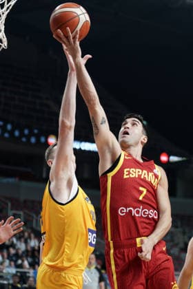 Ukraine Spain Basketball, Riga, Latvia, 27.02.2026, FIBA, basketball, Ukraine, Spain Jaime Fernandez of Spain and Dmytro Skapintsev of Ukraine in action during FIBA Basketball World Cup European qualifiers group A game between Ukraine and Spain in Riga, Latvia, 27.02.2026. Photo: Roman Koksarov (RKF) Riga Latvia Copyright: xRomanxKoksarovx RKO05909.JPG