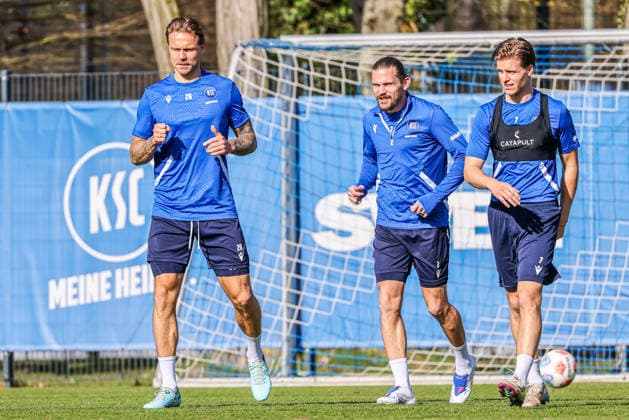 Training on 27 02 26, Men, Soccer, Season 2025 2026, 2 Liga, Karlsruher SC Marcel Franke KSC28 , Sebastian Jung KSC 2 , Dzenis Burnic KSC 7 Karlsruhe Wildparkstadion Baden Württemberg Germany