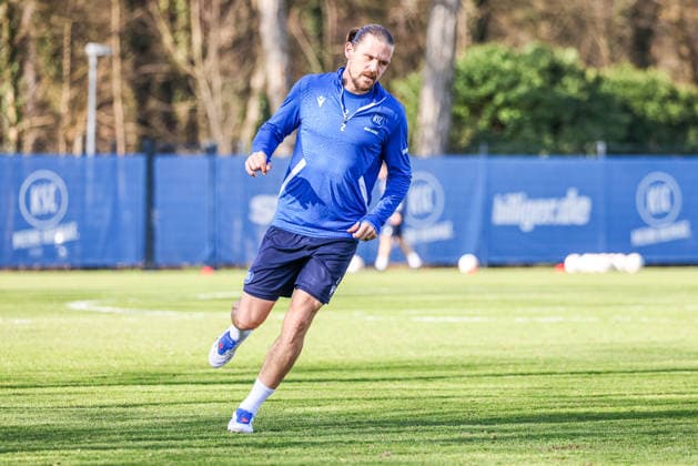 Training on 27 02 26, Men, Football, Season 2025 2026, 2 Liga, Karlsruher SC Sebastian Jung KSC 2 Karlsruhe Wildparkstadion Baden Württemberg Germany