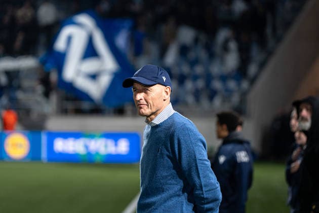 Peter Zeidler (headcoach LS) during the UEFA Conference League game between Lausanne and SK Sigma Olomouc at Stade la Tuilière in Lausanne, Switzerland. (Photos by Carla Botica Sports Press Photo SPP)  Copyright: xCarlaxBoticax xSPPx Sportspressphoto_SPR97933