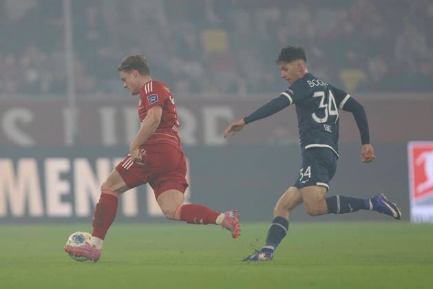 Christian Rasmussen Fortuna Düsseldorf and Cajetan Lenz VfL Bochum in a duel during the 2 Bundesliga match between Fortuna Düsseldorf and VfL Bochum, Merkur Spiel Arena on February 27, 2026 in Düsseldorf, Germany, Germany Photo by Oliver Kaelke DeFodi Images Christian Rasmussen Fortuna Düsseldorf and Cajetan Lenz VfL Bochum battle for the ball during the 2 Bundesliga match between Fortuna Düsseldorf and VfL Bochum at Merkur Spiel Arena on February 27, 2026 in Düsseldorf, Germany Photo by Oliver Kaelke DeFodi Images Photo by Oliver Kaelke DeFodi Images