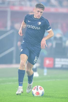 27 02 2026, Football, Fortuna Düsseldorf VfL Bochum, 2 Fußball Bundesliga, Merkur Spiel Arena, Saison 2025 2026 Callum Marshall VfL Bochum 16 DFB regulations prohibit any use of photographs as image sequences and or quasi video Nordrhein Westfalen Germany