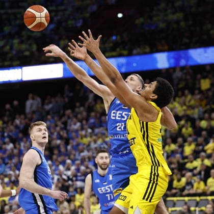 STOCKHOLM, SWEDEN 20260227 Estonia s Janari Joesaar and Sweden s Kenny Pohto during the FIBA World European Cup Qualifier game between Sweden and Estonia, first round group H, at Avicii Arena in Stockholm, Sweden February 27, 2026 STOCKHOLM SWEDEN x1081x  Copyright: xFredrikxPerssonx TTx BASKETBALL WORLD CUP QUALIFIERS SWEDEN-ESTONIA
