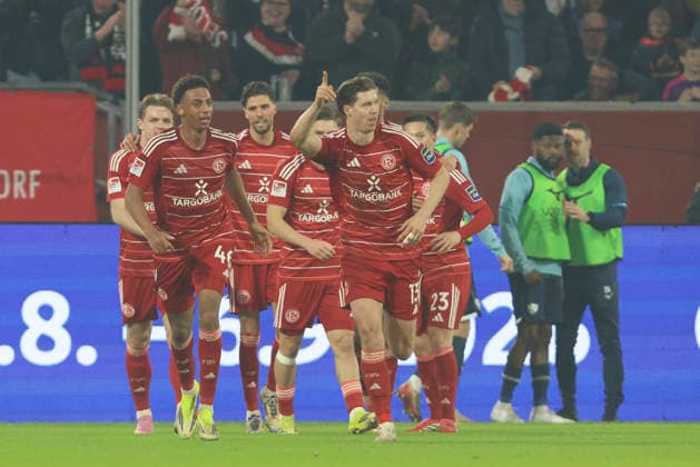 Cedric Itten Fortuna Düsseldorf goal celebration,celebrates with his team after scoring his team s first goal with teammates during the 2 Bundesliga match between Fortuna Düsseldorf and VfL Bochum, Merkur Spiel Arena on February 27, 2026 in Düsseldorf, Germany, Germany Photo by Oliver Kaelke DeFodi Images Cedric Itten Fortuna Düsseldorf celebrates after scoring his team s first goal with teammates during the 2 Bundesliga match between Fortuna Düsseldorf and VfL Bochum at Merkur Spiel Arena on February 27, 2026 in Düsseldorf, Germany Photo by Oliver Kaelke DeFodi Images Photo by Oliver Kaelke DeFodi Images