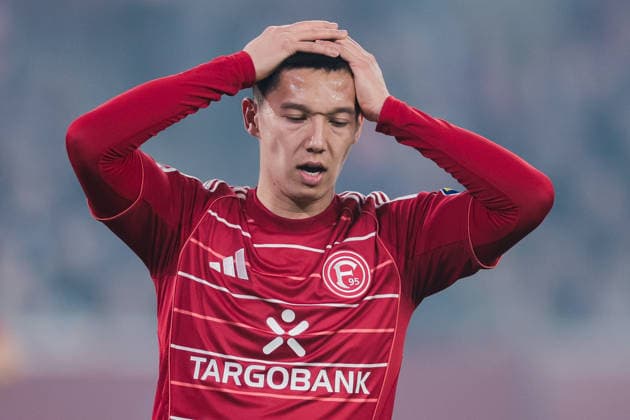 27 02 2026, Football, Season 2025 2026, 2 Bundesliga, 24 Matchday, Fortuna Düsseldorf VfL Bochum 1848, Shinta Appelkamp Fortuna Düsseldorf touches its head with both hands, Düsseldorf MErkur Spiel Arena NRW Germany xRHR PHOTO DEx Copyright: DennisxEwert RHR-FOTOx RHR-FOTO DE