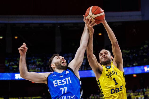 260227 Kristian Kullamae of Estonia and Denzel Andersson of Sweden during the FIBA World Cup Qualifier game between Sweden and Estonia on February 27, 2026 in Stockholm Photo Kenta Jönsson BILDBYRAN COP 210 KJ0314 basketball vm kval kval fiba world cup qualifiers sverige estland sweden estonia bbeng  Copyright: KENTAxJÖNSSON BB260227KJ038