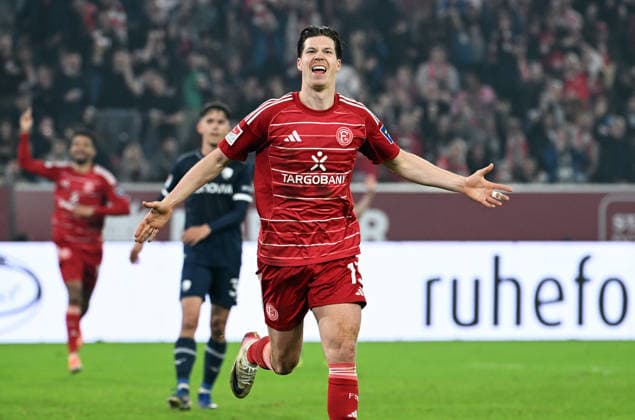 Soccer, 2 Bundesliga, Germany, Men, Season 2025 2026, 24 Matchday, Merkur Spiel Arena Düsseldorf, Fortuna Düsseldorf VfL Bochum Cheers Cedric Itten F95 after his goal for 1 0 Cheers, joy, action