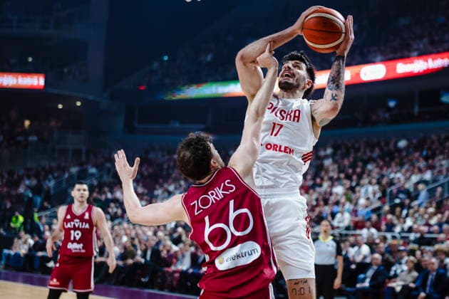 Ryga 27.02.2026 KOSZYKOWKA KOSZKADRA REPREZENTACJA POLSKI MECZ LOTWA - POLSKA ELIMINACJE MISTRZOSTW SWIATA 2027 - - - MEN BASKETBALL POLISH national team, Nationalteam WORLD CUP SERIES QUALIFIERS GAME LATVIA - POLAND NZ Kristers Zoriks , Dominik Olejniczak , FOT. WOJCIECH FIGURSKI 058SPORT.PL NEWSPIX.PL --- newspix.pl  FOT. WOJCIECH FIGURSKI 058SPORT.PL