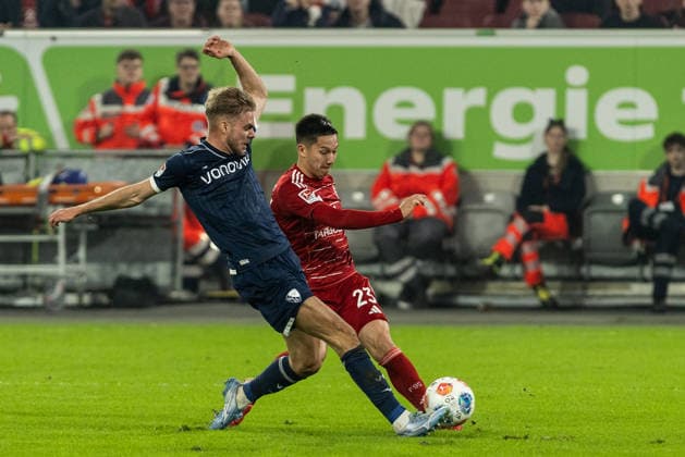 2 Fußball Bundesliga Fortuna Düsseldorf VfL Bochum 27 02 2026 Leandro Morgalla VfL Bochum, 39 , Shinta Appelkamp Fortuna Düsseldorf, 23 2 Fußball Bundesliga Fortuna Düsseldorf VfL Bochum Merkur Spiel Arena, Düsseldorf 27 02 2026 DFL regulations prohibit any use of photographs as image sequences and or quasi video Copyright: xBEAUTIFULxSPORTS Buriakovx