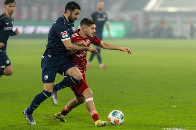 2 Fußball Bundesliga Fortuna Düsseldorf VfL Bochum 27 02 2026 Florent Muslija Fortuna Düsseldorf, 24 , Gerrit Holtmann VfL Bochum, 17 2 Fußball Bundesliga Fortuna Düsseldorf VfL Bochum Merkur Spiel Arena, Düsseldorf 27 02 2026 DFL regulations prohibit any use of photographs as image sequences and or quasi video Copyright: xBEAUTIFULxSPORTS Buriakovx