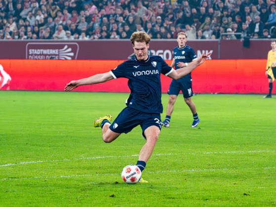 Mats Pannewig VfL Bochum 1848, 24 on goal shot Fortuna Duesseldorf vs VfL Bochum 1848, Football, 2 Bundesliga, Matchday 24, Season 2025 2026, 27 02 2026 DFL REGULATIONS PROHIBIT ANY USE OF PHOTOGRAPHS AS IMAGE SEQUENCES AND OR QUASI VIDEO, Fortuna Duesseldorf vs VfL Bochum 1848, Football, 2 Bundesliga, Matchday 24, Season 2025 2026, 27 02 2026 Duesseldorf Copyright: xEibner-Pressefoto DamianxKruczynx EP_DKI