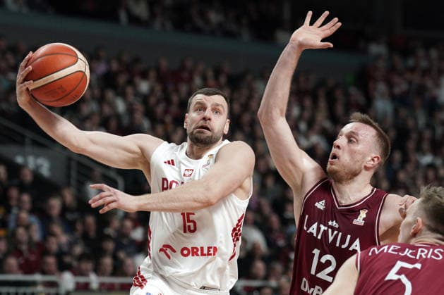 Latvia Poland Basketball, Riga, Latvia, 27.02.2026, FIBA, basketball, Latvia, Poland Kamil Laczynski of Poland and Arturs Strautins of Latvia in action during FIBA Basketball World Cup European qualifiers group F game between Latvia and Poland in Riga, Latvia, 27.02.2026. Photo: Roman Koksarov (RKF) Riga Latvia Copyright: xRomanxKoksarovx RKO06711.JPG