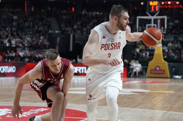 Latvia Poland Basketball, Riga, Latvia, 27.02.2026, FIBA, basketball, Latvia, Poland Michal Sokolowski of Poland and Mareks Mejeris of Latvia in action during FIBA Basketball World Cup European qualifiers group F game between Latvia and Poland in Riga, Latvia, 27.02.2026. Photo: Roman Koksarov (RKF) Riga Latvia Copyright: xRomanxKoksarovx RKO06720.JPG