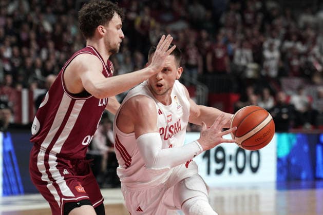 Latvia Poland Basketball, Riga, Latvia, 27.02.2026, FIBA, basketball, Latvia, Poland Mateusz Ponitka of Poland and Kristers Zoriks of Latvia in action during FIBA Basketball World Cup European qualifiers group F game between Latvia and Poland in Riga, Latvia, 27.02.2026. Photo: Roman Koksarov (RKF) Riga Latvia Copyright: xRomanxKoksarovx RKO06764.JPG