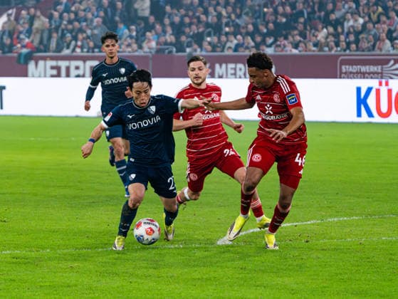 Koji Miyoshi VfL Bochum 1848, 23 in duel against Sima Suso Fortuna Duesseldorf, 46 Fortuna Duesseldorf vs VfL Bochum 1848, Soccer, 2 Bundesliga, Matchday 24, Season 2025 2026, 27 02 2026 DFL REGULATES PROHIBIT ANY USE OF PHOTOGRAPHS AS IMAGE SEQUENCES AND OR QUASI VIDEO, Fortuna Duesseldorf vs VfL Bochum 1848, Football, 2 Bundesliga, Matchday 24, Season 2025 2026, 27 02 2026 Duesseldorf Copyright: xEibner-Pressefoto DamianxKruczynx EP_DKI