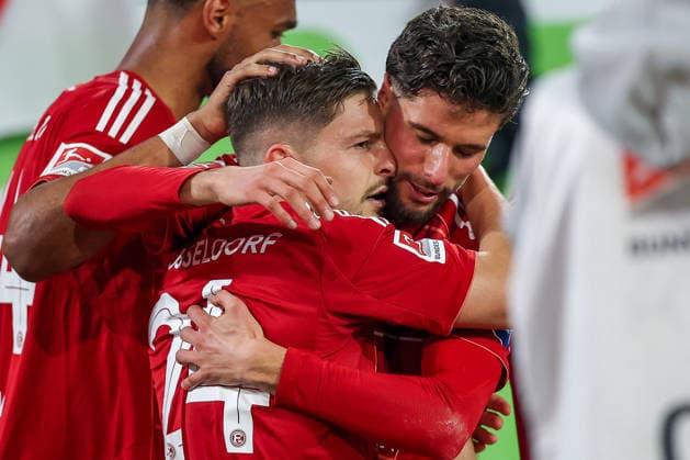 27 02 2026, Fußball, Fortuna Düsseldorf VfL Bochum, 2 Fußball Bundesliga, Merkur Spiel Arena, Saison 2025 2026 Torjubel nach dem Tor zum 2 0 durch Torschütze Florent Muslija Fortuna Düsseldorf 24 zusammen mit DFB regulations prohibit any use of photographs as image sequences and or quasi video Nordrhein Westfalen Germany