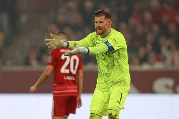 Goalkeeper Timo Horn VfL Bochum gestures, gestures during the 2 Bundesliga match between Fortuna Düsseldorf and VfL Bochum, Merkur Spiel Arena on February 27, 2026 in Düsseldorf, Germany Photo by Oliver Kaelke DeFodi Images Goalkeeper Timo Horn VfL Bochum gestures during the 2 Bundesliga match between Fortuna Düsseldorf and VfL Bochum at Merkur Spiel Arena on February 27, 2026 in Düsseldorf, Germany Photo by Oliver Kaelke DeFodi Images Photo by Oliver Kaelke DeFodi Images
