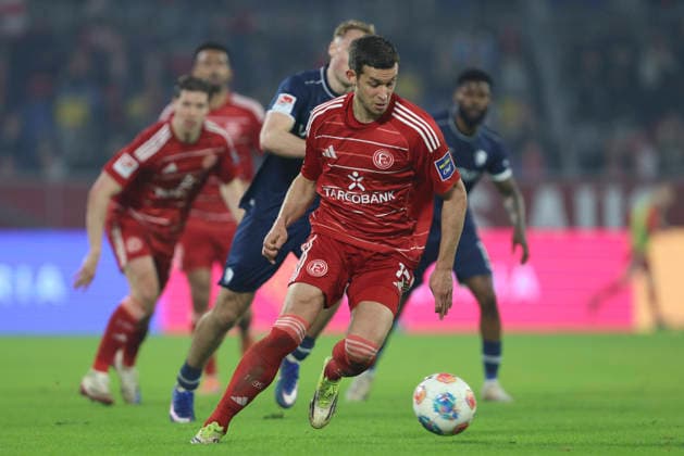 Tim Oberdorf Fortuna Düsseldorf in action, on the ball, single action during the 2 Bundesliga match between Fortuna Düsseldorf and VfL Bochum, Merkur Spiel Arena on February 27, 2026 in Düsseldorf, Germany Photo by Oliver Kaelke DeFodi Images Tim Oberdorf Fortuna Düsseldorf controls the ball during the 2 Bundesliga match between Fortuna Düsseldorf and VfL Bochum at Merkur Spiel Arena on February 27, 2026 in Düsseldorf, Germany Photo by Oliver Kaelke DeFodi Images Photo by Oliver Kaelke DeFodi Images