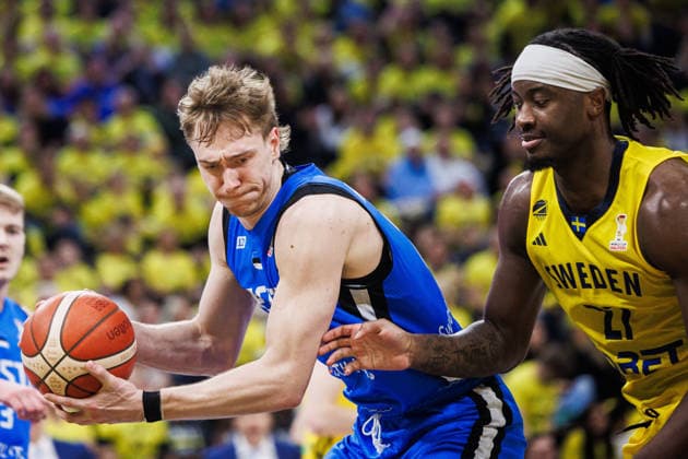 260227 Sander Raieste of Estonia and Zaba Bangala of Sweden during the FIBA World Cup Qualifier game between Sweden and Estonia on February 27, 2026 in Stockholm Photo Kenta Jönsson BILDBYRAN COP 210 KJ0314 basketball vm kval kval fiba world cup qualifiers sverige estland sweden estonia bbeng  Copyright: KENTAxJÖNSSON BB260227KJ065