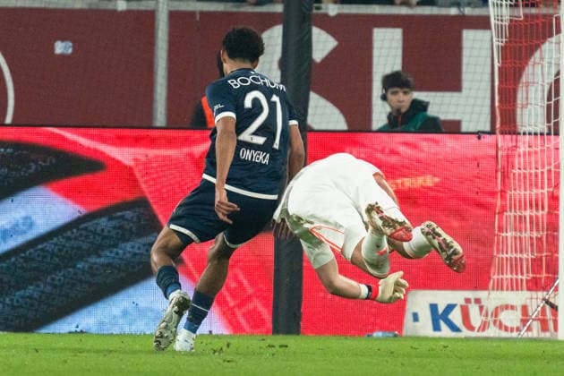 Germany 2 Bundesliga 2025 2026 Fortuna Düsseldorf vs VfL Bochum 24 Matchday 27 02 2026 Merkur Spiel Arena Nordrhein Westfalen Francis Onyeka VfL Bochum, 21 Florian Kastenmeier Fortuna Düsseldorf, 33 Copyright: xCelinaxLeiersx