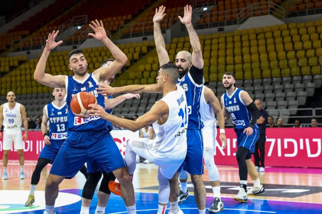 FIBA World Cup Qualifiers : Israel vs Cyprus YAM MADAR of Israel passes the ball. Israel plays against Cyprus for the FIBA World Cup 2027 Qualifiers at Spyros Kyprianou Arena, Limassol, Cyprus, on Feb. 27, 2026. Limassol Cyprus Copyright: xKOSTASxPIKOULASx