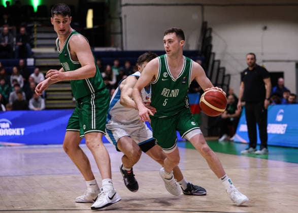 REPRO FREE *PRESS RELEASE NO REPRODUCTION FEE* EDITORIAL USE ONLY FIBA EuroBasket 2029 Pre-Qualifier, National Basketball Arena, Dublin 27 2 2026 Ireland vs Azerbaijan Ireland s CJ Fulton comes off a screen set by Matt Zona CJ Fulton comes off a screen set by Matt Zona 27 2 2026  Copyright: x INPHO BenxBradyx BB3_8346