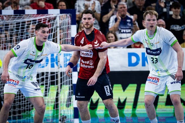 DAIKIN HBL SG Flensburg Handewitt vs HSG Wetzlar 27 02 26 Josip Simic Nr 10, HSG Wetzlar , Johannes Golla Nr 04, SG Flensburg Handewitt , Georg Löwen Nr 33, HSG Wetzlar DAIKIN HBL SG Flensburg Handewitt vs HSG Wetzlar, GP JOULE Arena on 27 02 26 Copyright: xBEAUTIFULxSPORTS MarioxM.xKobergx