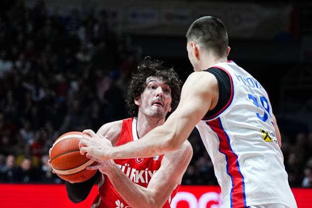 Serbia v Turkiye - 2027 World Cup European Qualifiers BELGRADE, SERBIA - FEBRUARY 27: Cedi Osman (L) of Turkiye in action against Luka Mitrovic (R) of Serbia during the 2027 World Cup European Qualifiers Group C third match between Serbia and Turkiye at the Aleksandar Nikolic Sports Hall in Belgrade, Serbia, on February 27, 2026. Adem Kutucu Anadolu Belgrade Serbia. Editorial use only. Please get in touch for any other usage.  Copyright: x2026xAnadoluxAdemxKutucux