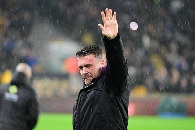 Wolverhampton Wanderers v Aston Villa, Premier League Wolverhampton Wanderers manager Rob Edwards during the Premier League match between Wolverhampton Wanderers and Aston Villa at Molineux, Wolverhampton, UK on 27 February 2026. Wolverhampton Molineux West Midlands UK Editorial use only DataCo restrictions apply See www.football-dataco.com , Copyright: xDennisxGoodwinx PSI-23809-0003