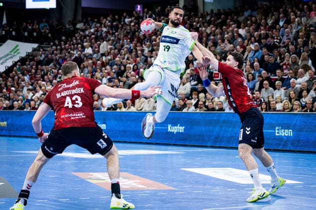 DAIKIN HBL SG Flensburg Handewitt vs HSG Wetzlar 27 02 26 Philipp Ahouansou No 19, HSG Wetzlar in attack DAIKIN HBL SG Flensburg Handewitt vs HSG Wetzlar, GP JOULE Arena on 27 02 26 Copyright: xBEAUTIFULxSPORTS MarioxM.xKobergx