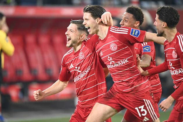Florent MUSLIJA D cheers after his goal for 2 0, cheering, jubilation, enthusiasm, joy, emotion with Cedric ITTEN D , Klaus Sima SUSO D and Anouar EL AZZOUZI D Football 2 Bundesliga, Matchday 24, Fortuna Duesseldorf D VfL Bochum 2 1 on 27 02 2026 at Merkur Spiel Arena Duesseldorf Germany DFL regulations prohibit any use of photographs as image sequences and or quasi video ÃÂ