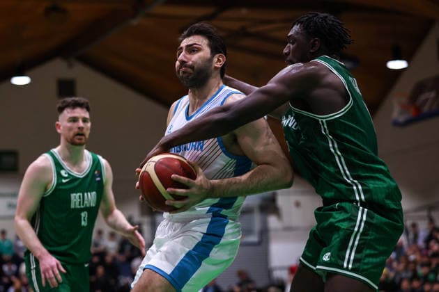 REPRO FREE *PRESS RELEASE NO REPRODUCTION FEE* EDITORIAL USE ONLY FIBA EuroBasket 2029 Pre-Qualifier, National Basketball Arena, Dublin 27 2 2026 Ireland vs Azerbaijan Azerbaijan s Saadettin Donat is contest by Ireland s Samuel Alajiki Saadettin Donat is contest by Samuel Alajiki 27 2 2026  Copyright: x INPHO BenxBradyx BB3_0109